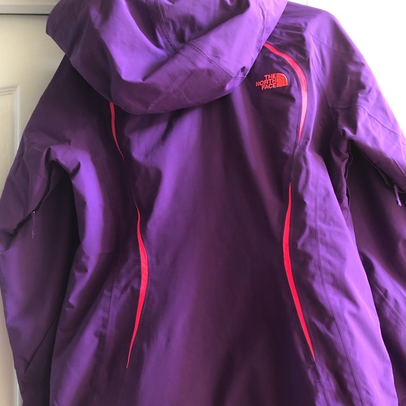 The North Face Women’s Jacket - Picture 2 of 5